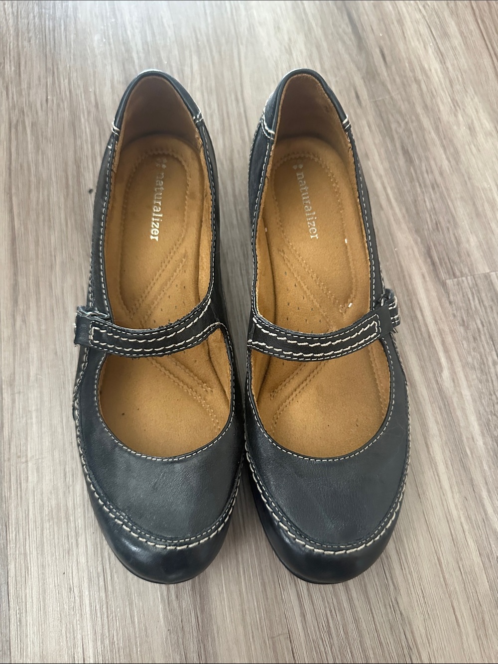 NATURALIZER | Black Mary Jane Flats with Contrast Stitching
